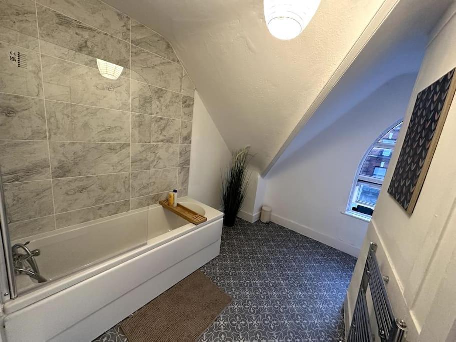 Spectacular 2 Bedroom On Tower Bridge Londres Exterior foto